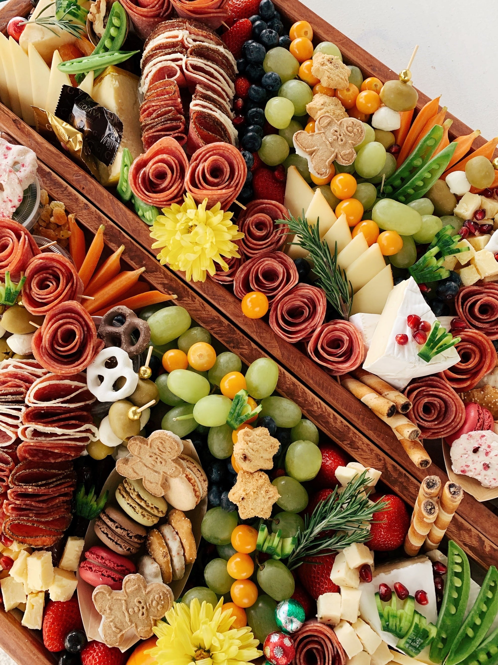 Holiday Hosting Made Easy- 6 Step Christmas Charcuterie Board!